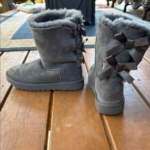 UGG Gray Ankle Boots with Plush Lining and Decorative Bows